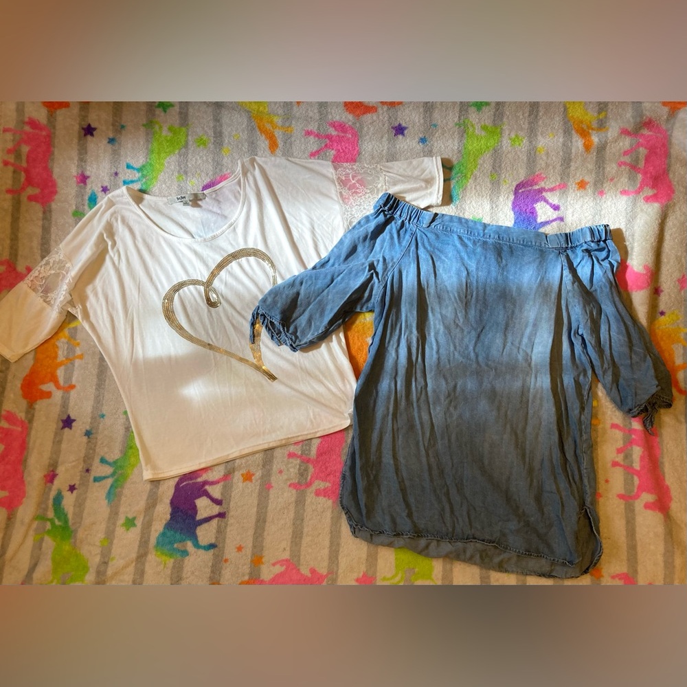 🤍Bundle! 2 Quarter Sleeve Shirts, Size Medium